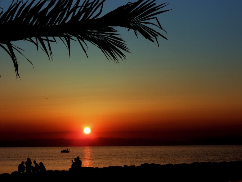 Free stock image of Sunset in East created by Pixabay