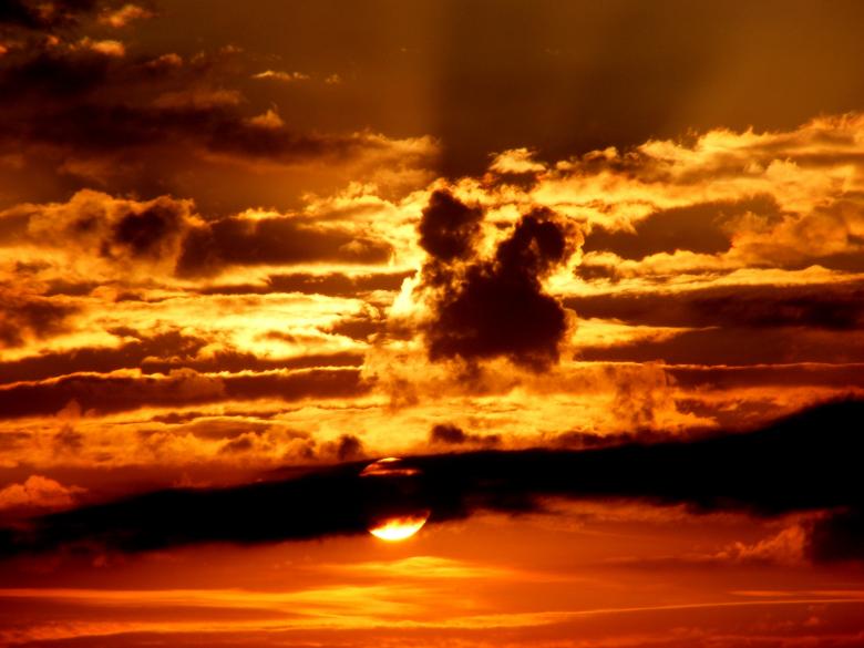 Free stock image of Covering the Sun created by Pixabay