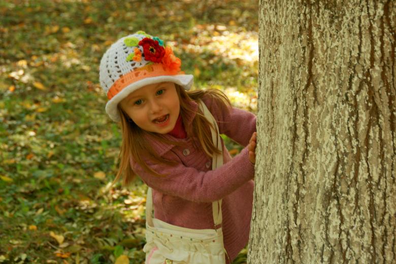 Free stock image of Girl Behind the Tree created by Pixabay