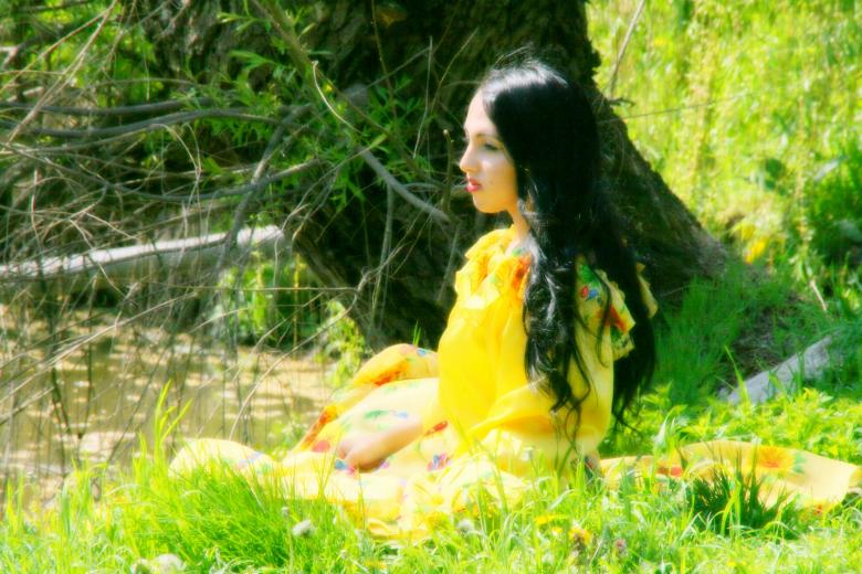 Free stock image of Girl in Yellow created by Pixabay