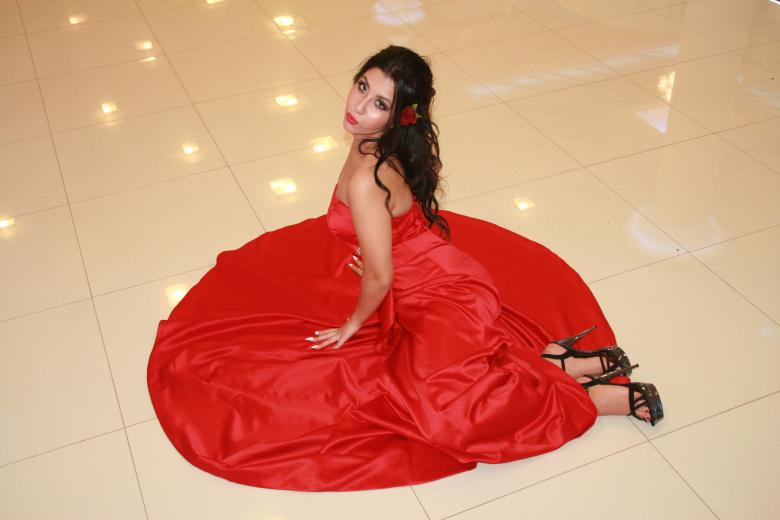 Free stock image of Girl in Red created by Pixabay