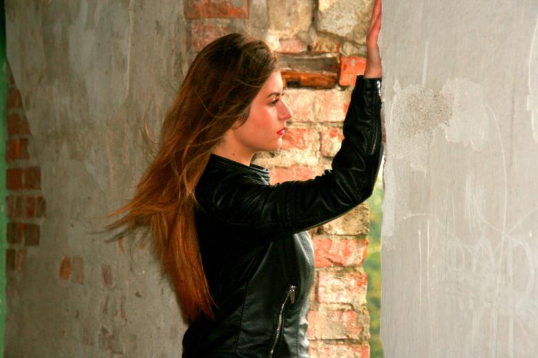 Free stock image of Girl in Black created by Pixabay