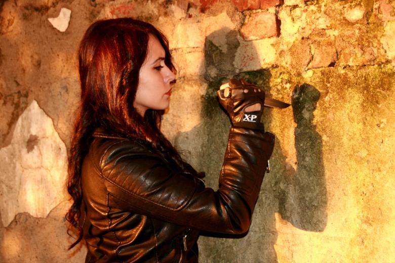 Free stock image of Girl holding a Knife created by Pixabay