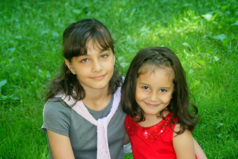 Free stock image of Sisters created by Pixabay