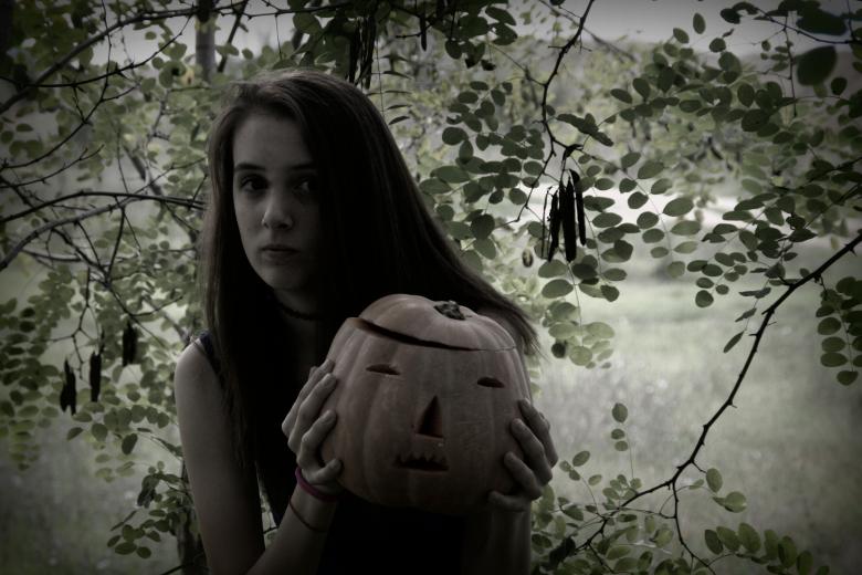 Free stock image of Girl created by Pixabay