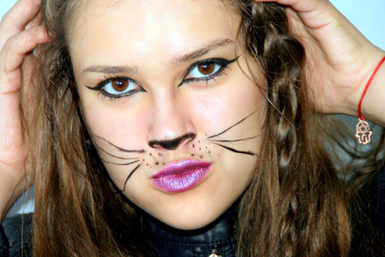 Free stock image of Cat Woman created by Pixabay