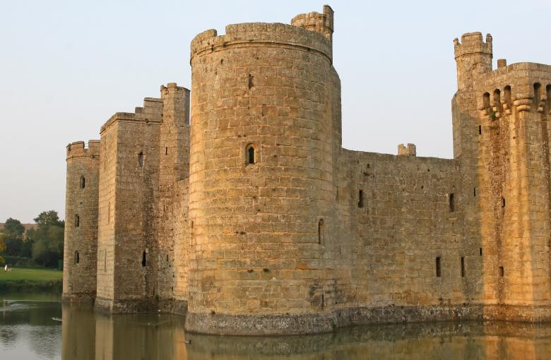 Free stock image of Castle Battlements created by Pixabay