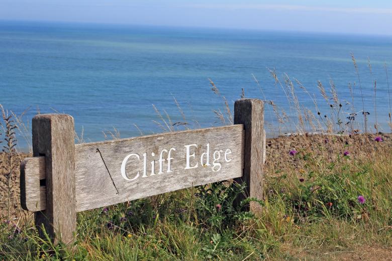 Free stock image of Cliff Edge Sign created by Pixabay