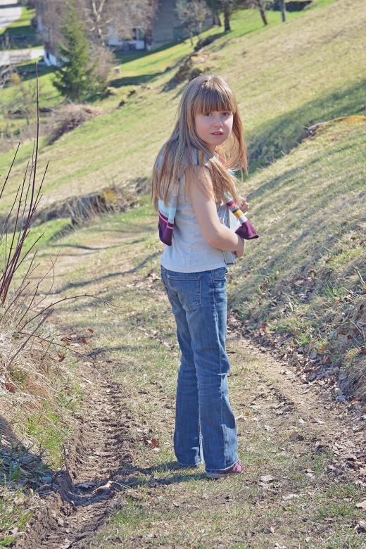 Free stock image of Blonde Walking created by Pixabay