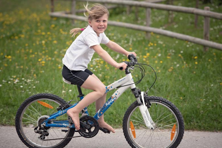 Free stock image of Cyclist created by Pixabay