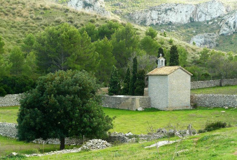 Free stock image of Church created by Pixabay