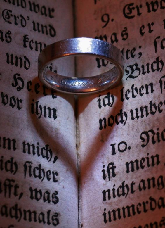 Free stock image of Ring created by Pixabay