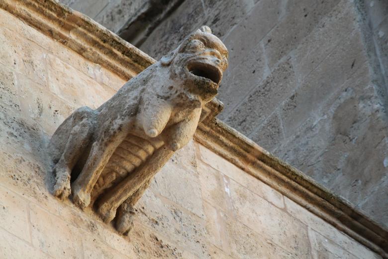 Free stock image of Gargoyale created by Pixabay