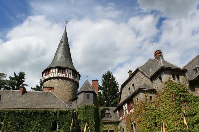 Free stock image of Castle and Tower created by Pixabay