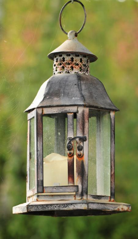 Free stock image of Lantern created by Pixabay