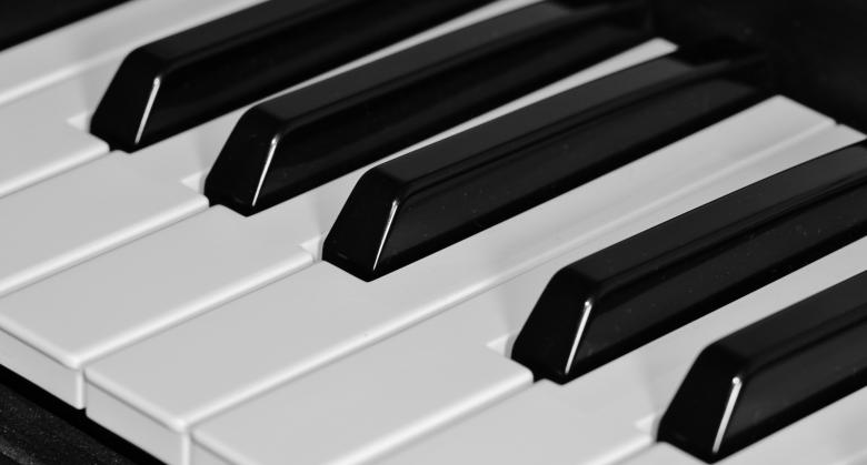Free stock image of Piano created by Pixabay