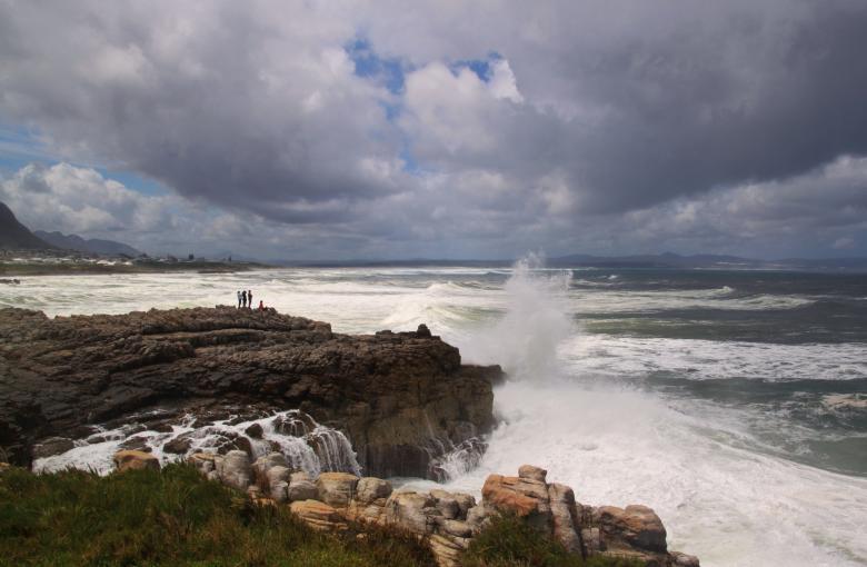 Free stock image of Rocky Shore created by Pixabay