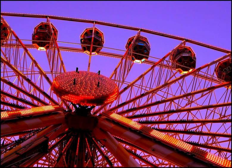 Free stock image of Ferris Wheel created by Pixabay