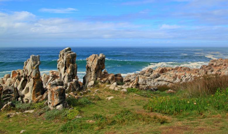 Free stock image of Rocky Shore created by Pixabay
