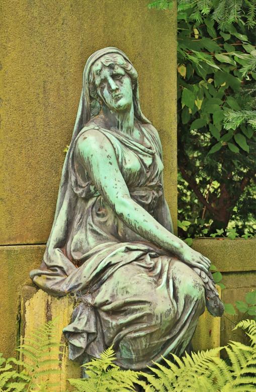 Free stock image of Woman Sculpture created by Pixabay