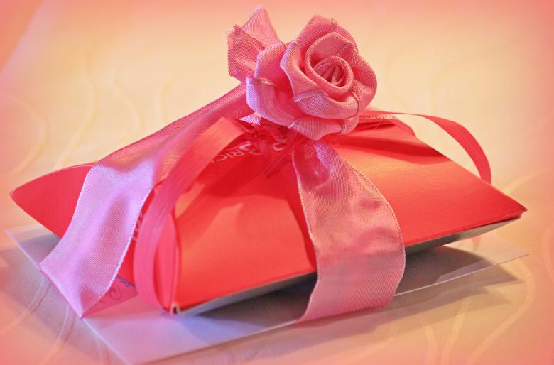 Free stock image of Gift created by Pixabay