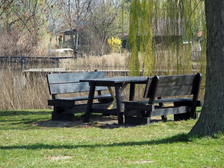 Free stock image of Resting on Lake created by Pixabay