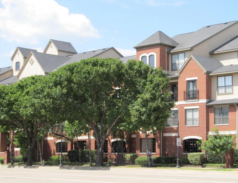 Free stock image of Urban Condominiums created by Pixabay