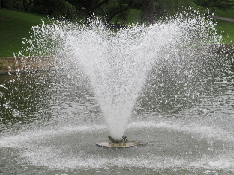 Free stock image of Water Fountain created by Pixabay