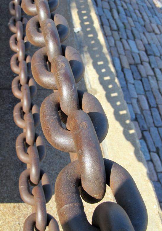 Free stock image of Chain created by Pixabay