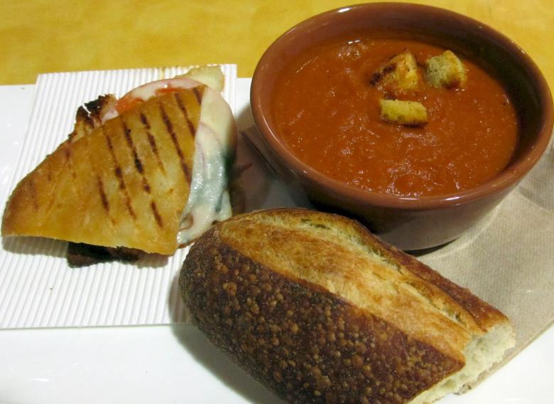 Free stock image of Soup with Bread created by Pixabay
