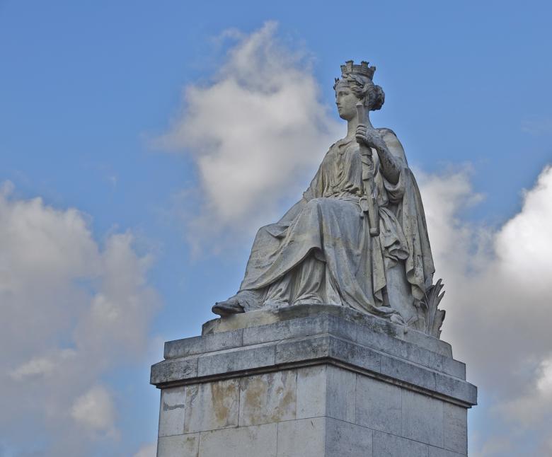 Free stock image of Queen Sculpture created by Pixabay