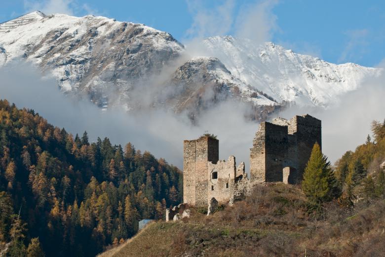 Free stock image of Tschanuff Castle created by Pixabay
