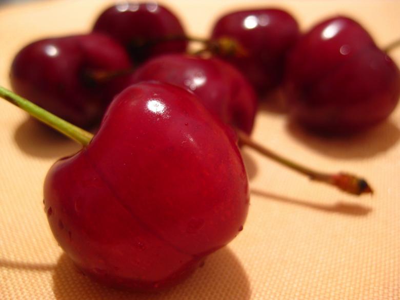 Free stock image of Sweet Cherries created by Pixabay
