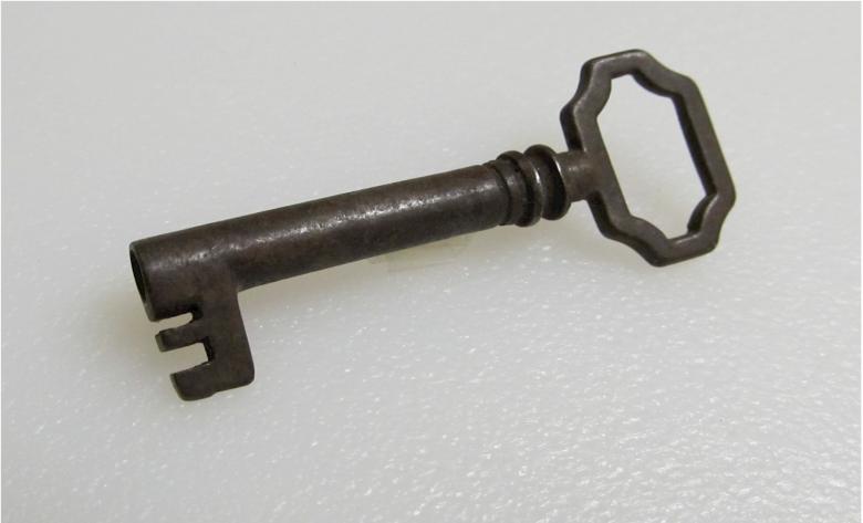 Free stock image of Metallic Key created by Pixabay