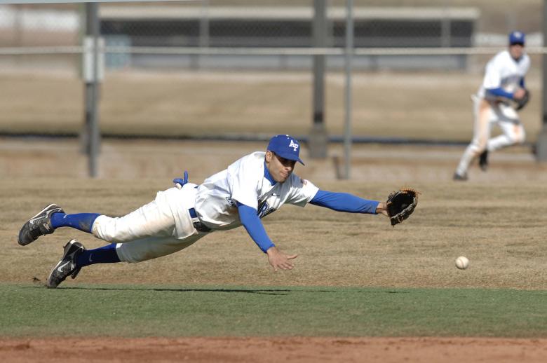 Free stock image of Baseball Player created by Pixabay