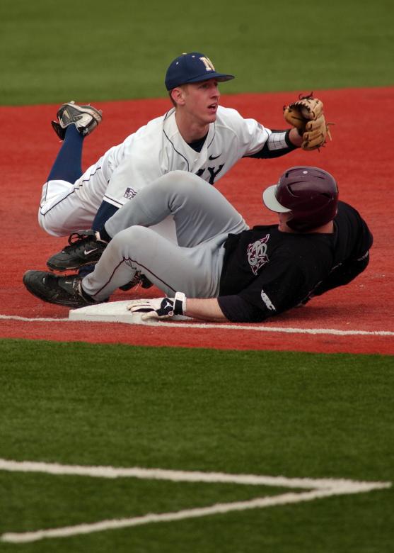 Free stock image of Baseball Player created by Pixabay