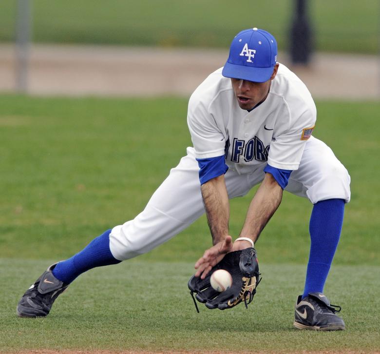 Free stock image of Baseball Player created by Pixabay