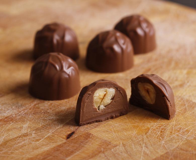 Free stock image of Dark Chocolate created by Pixabay