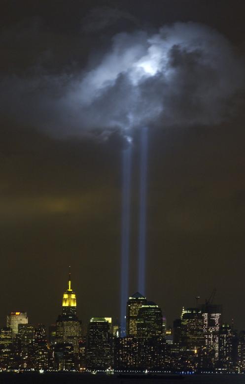 Free stock image of Tribute in Light Memorial created by Pixabay