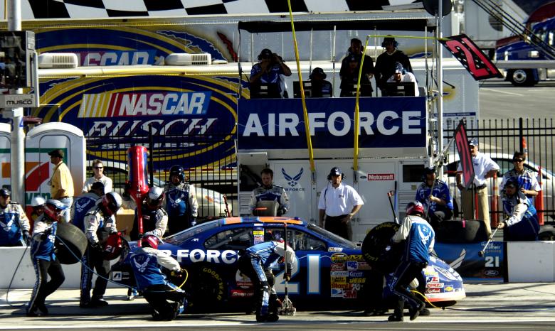 Free stock image of Pit Crew created by Pixabay