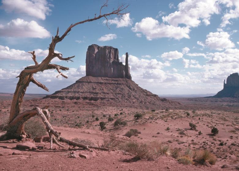 Free stock image of Monument Valley created by Pixabay