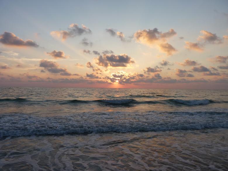 Free stock image of Waves in the Sea created by Pixabay