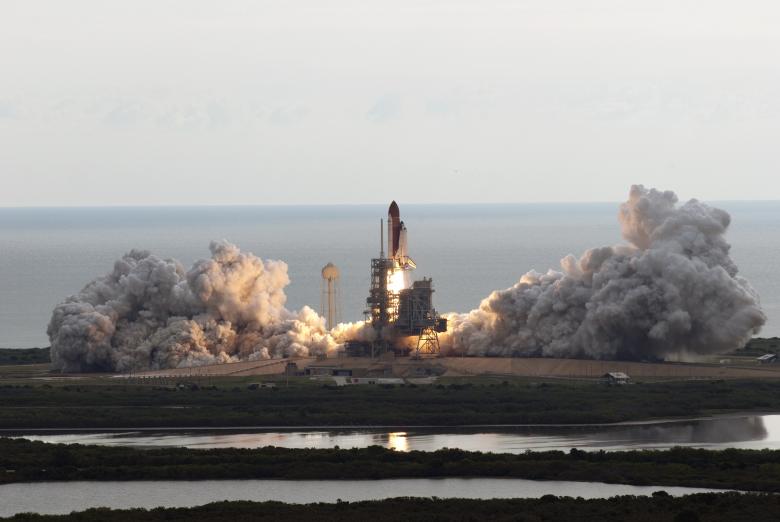 Free stock image of Space Shuttle Endeavour created by Pixabay