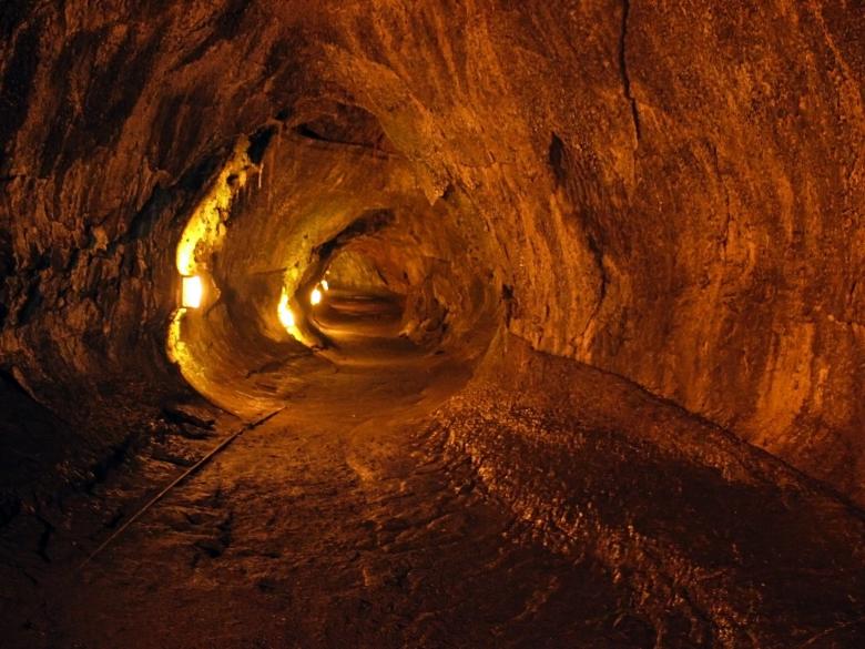 Free stock image of Thurston Lava Tube created by Pixabay
