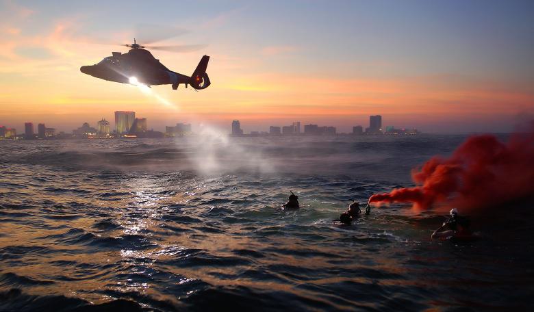 Free stock image of Helicopter flying over the Sea created by Pixabay