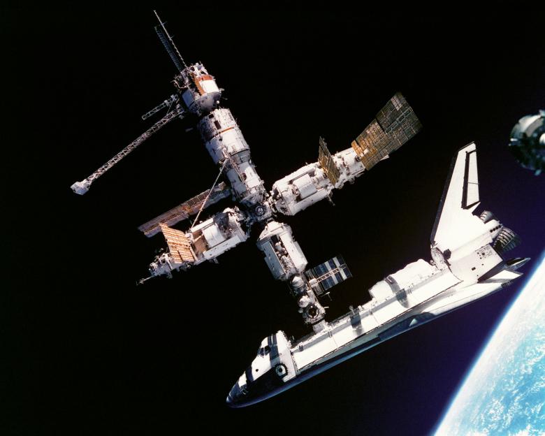 Free stock image of Atlantis Space Shuttle created by Pixabay