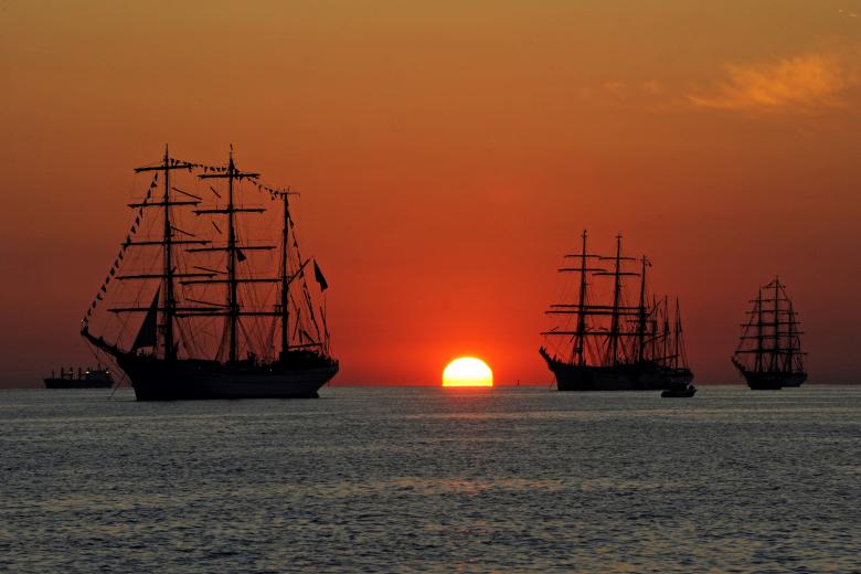 Free stock image of Ships Sailing created by Pixabay