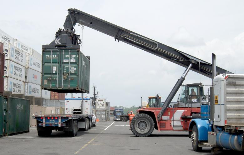 Free stock image of Lifting the Trailer created by Pixabay