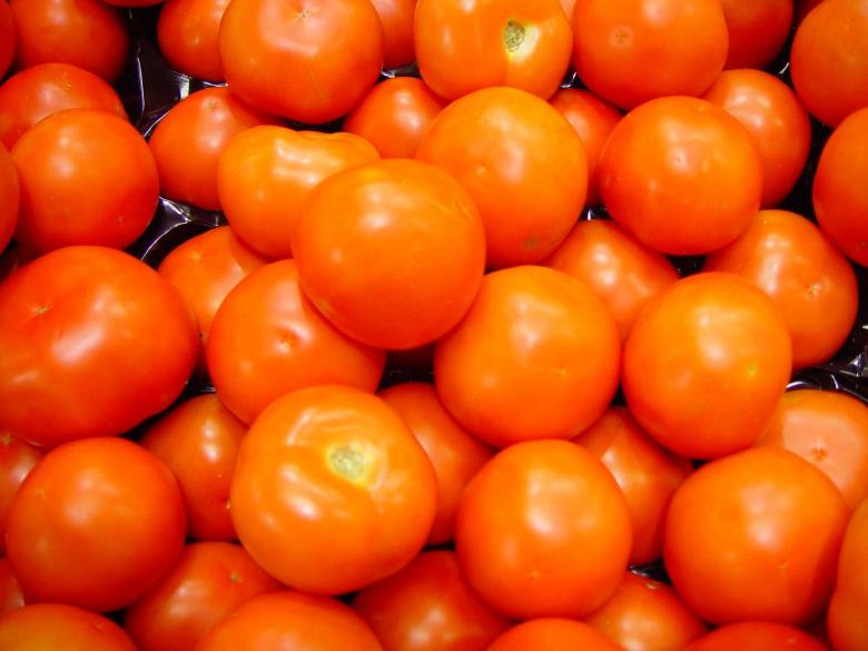 Free stock image of Bunch of Tomatoes created by Pixabay