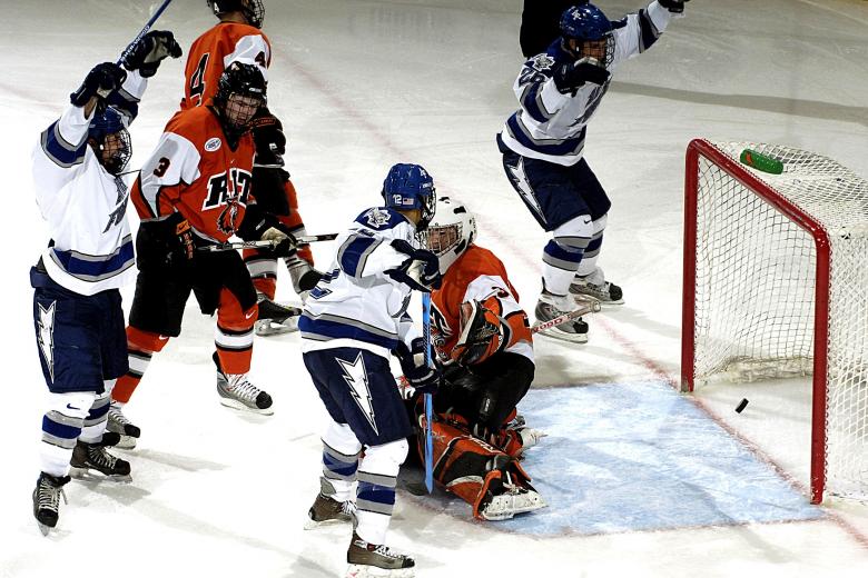 Free stock image of Ice Hockey created by Pixabay